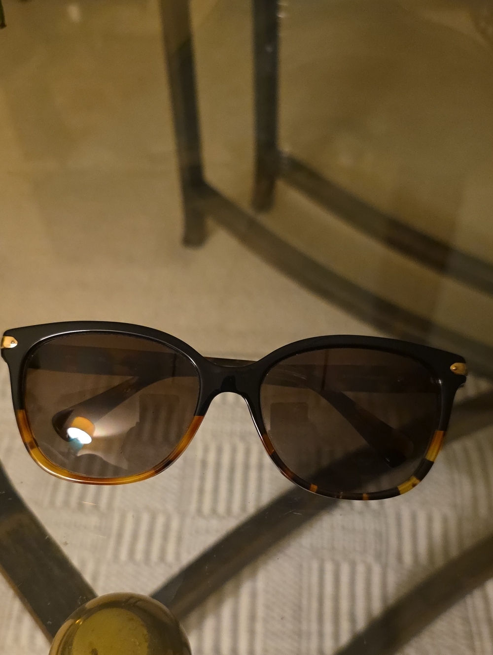 Coach Women's HC8132 sunglasses, Polarized black tortoise  frame